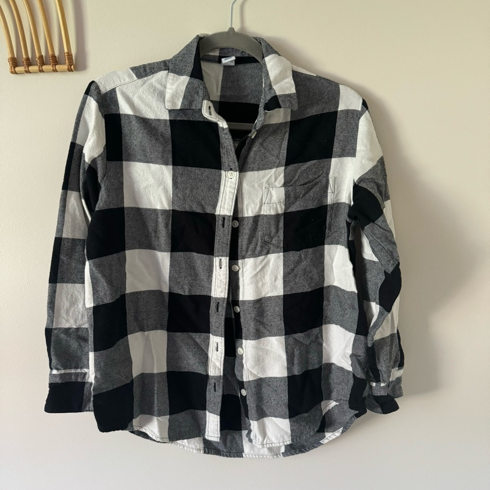 Old navy black and white flannel size xs